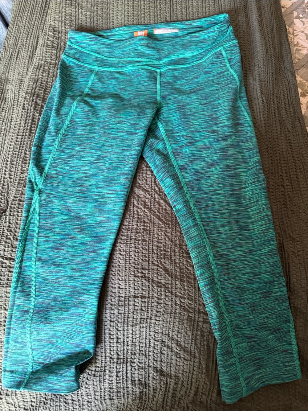 Lucy Womens Teal Space-Dyed Capri Leggings